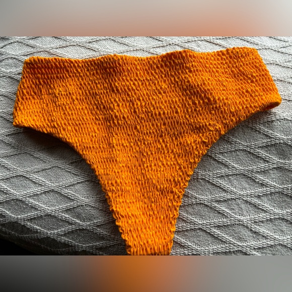 Alia Blue Swim Bottoms✨ - Picture 2 of 3